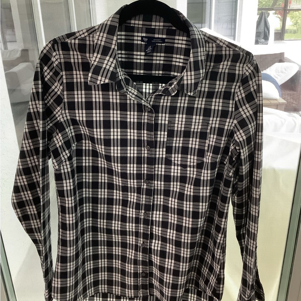 Gap Women’s Black and White Plaid Shirt